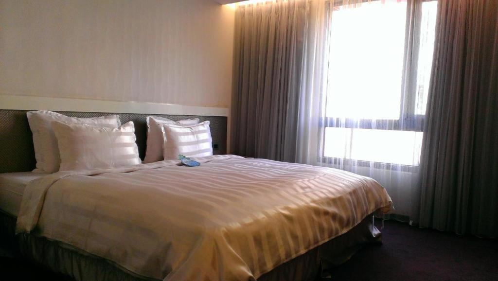 Saual Keh Hotel Taipei Exteriör bild